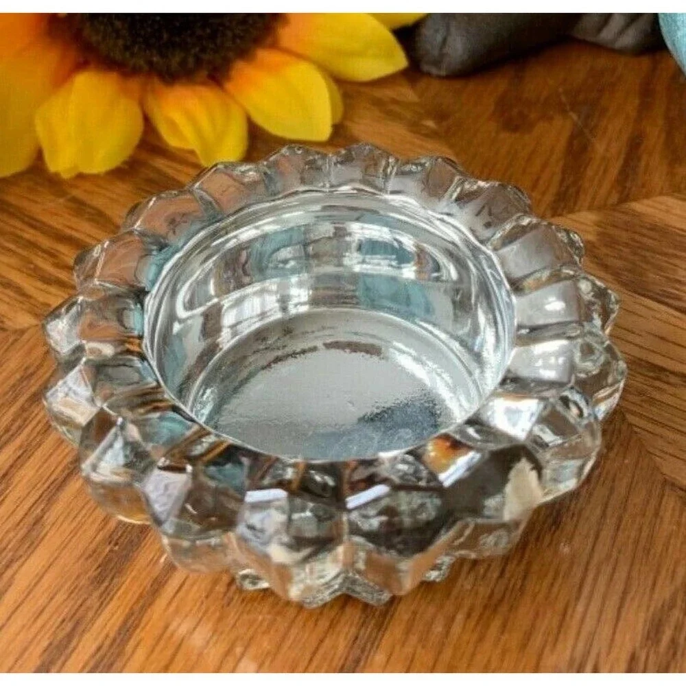 New Elegant Clear w/ Silver Fluted Glass Round Shaped Tea Light Candle Holder